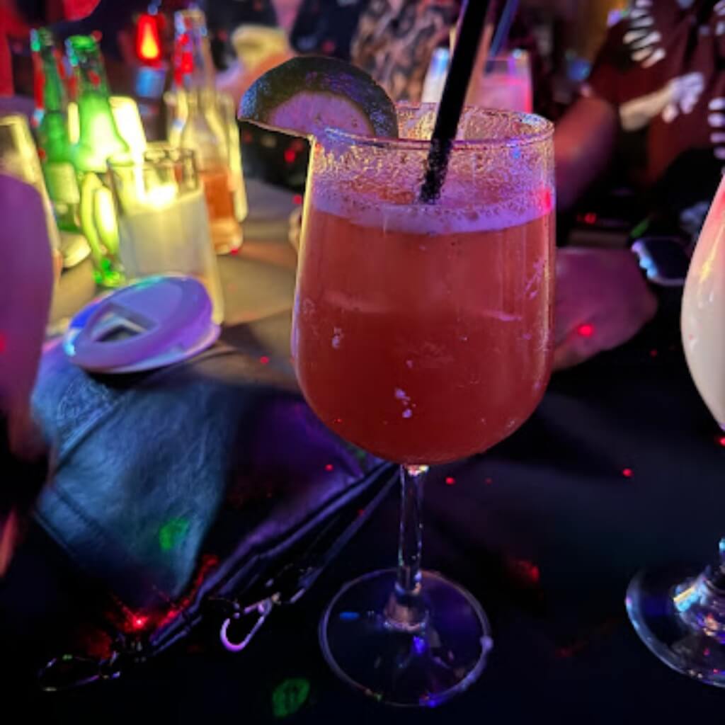 Bebidas en la Discoteca Alfaro's
