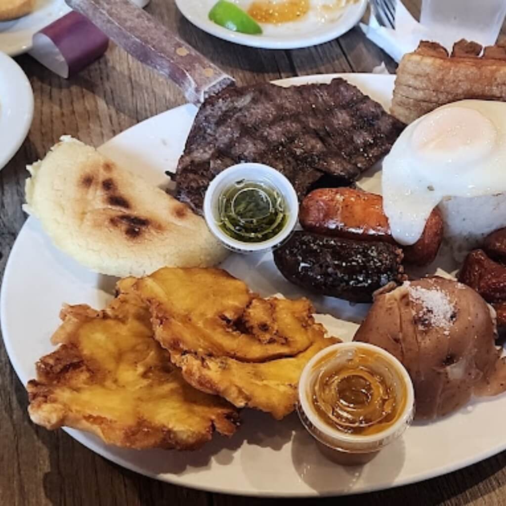 El Patio 305 Restaurant 4