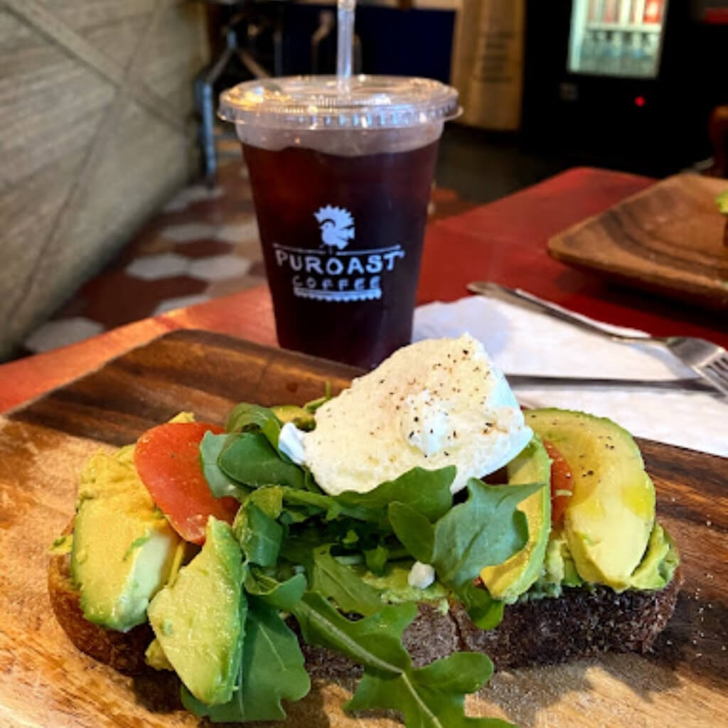 Comida saludable en Puroast Coffee