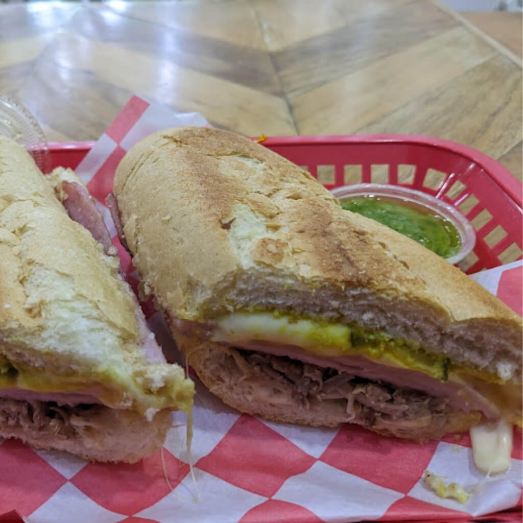 Desayunos en la cafetería Las Olas Cafe