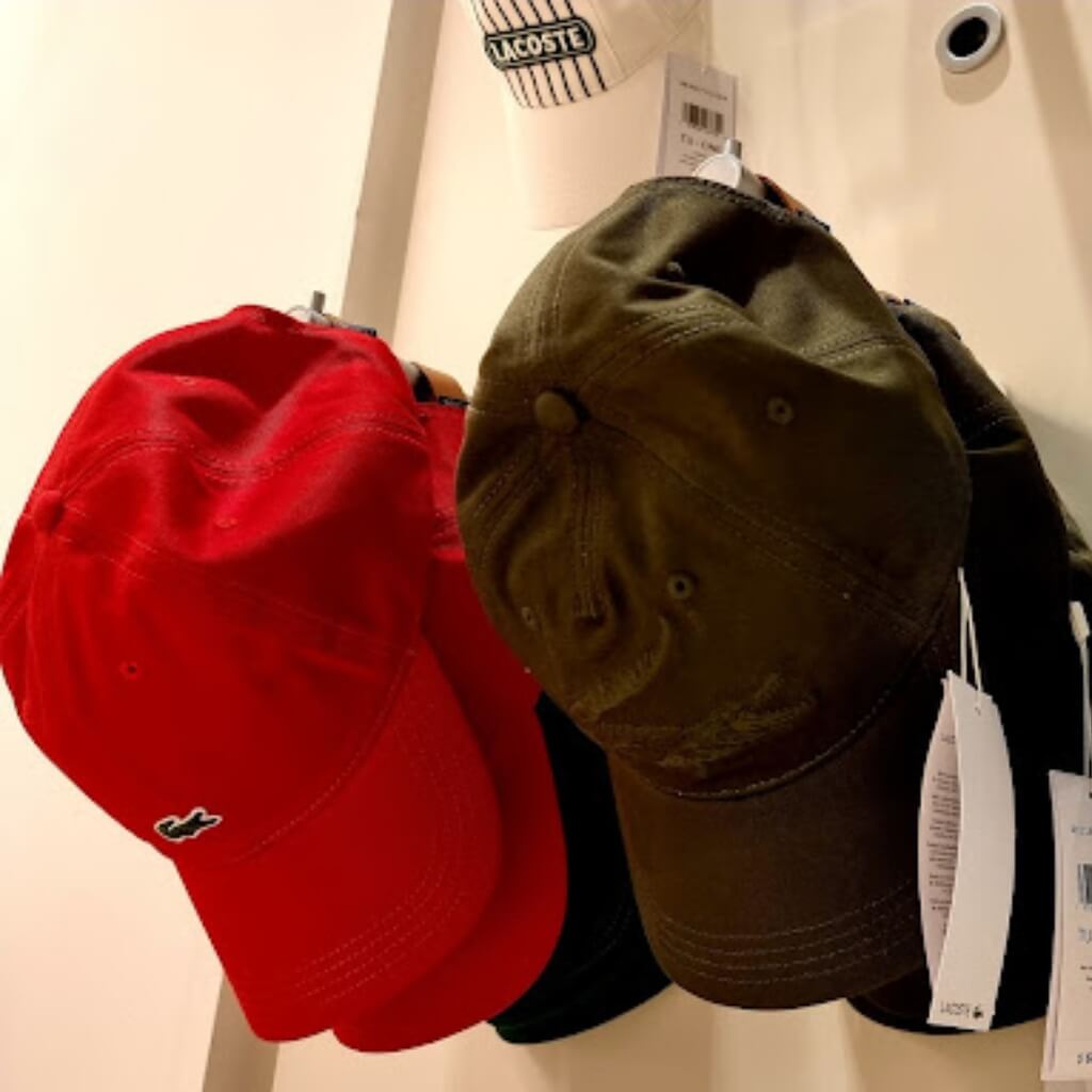 Gorras en la tienda Lacoste