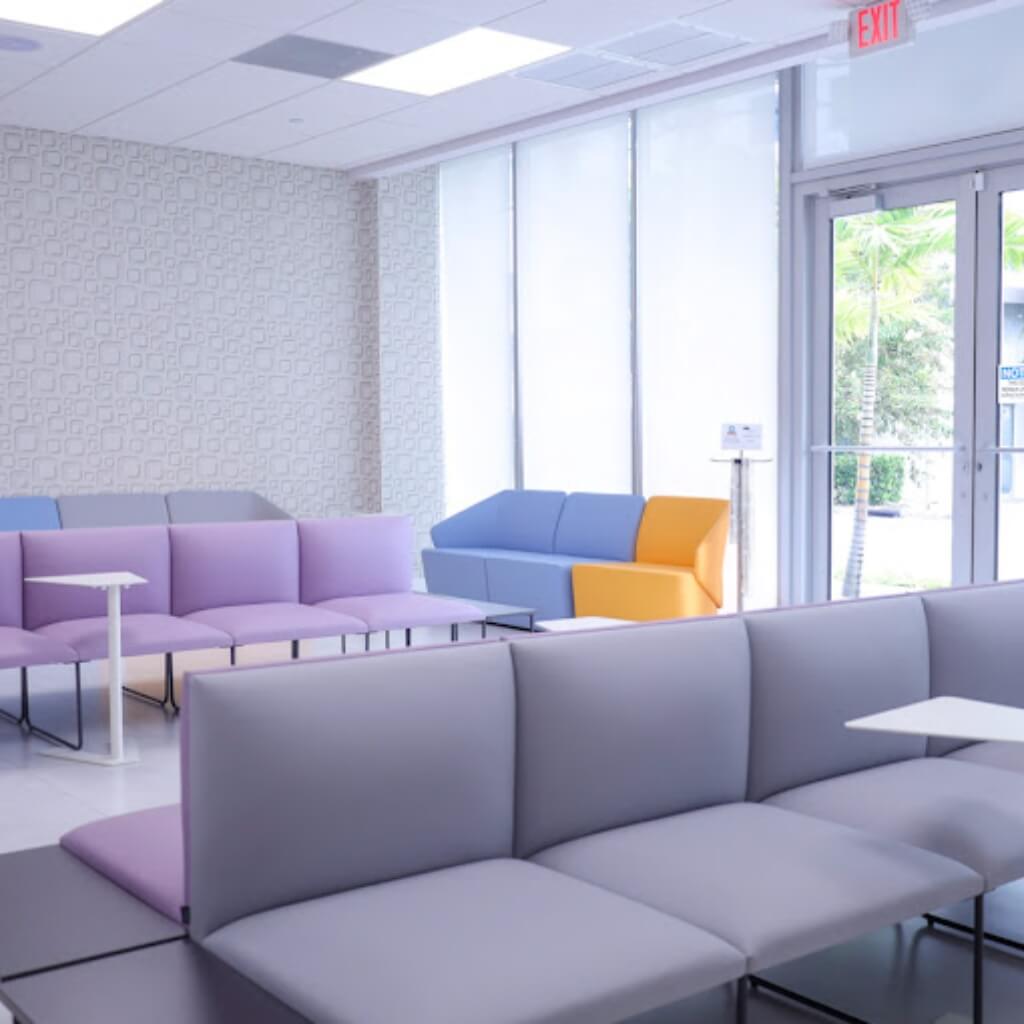 Sala de espera de Miami Bay Oral Health