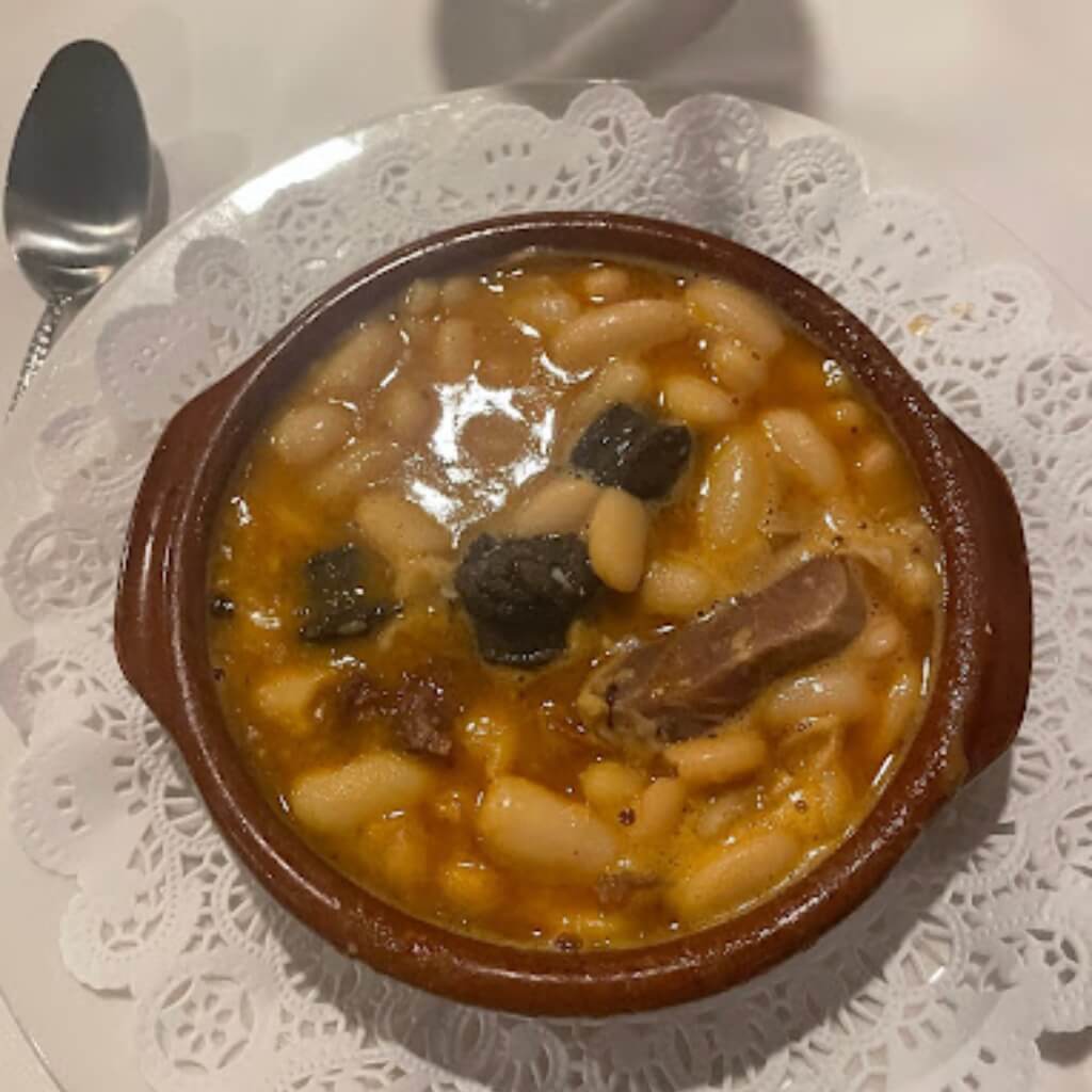 Asopado en Casa Juancho Restaurante