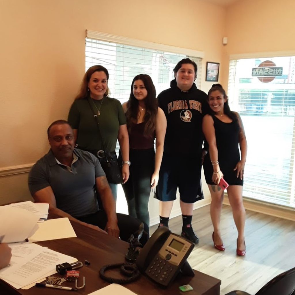 Miami Empire Auto Sales - Clientes