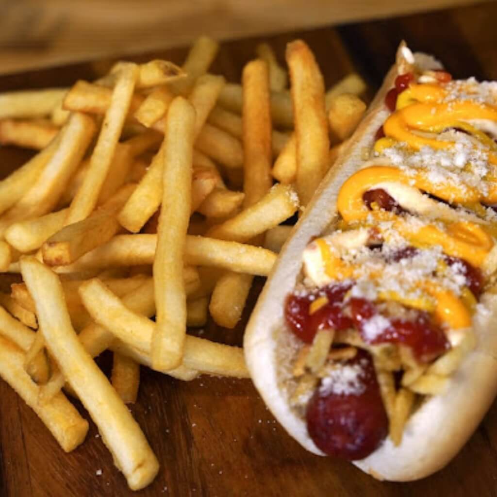 Perros calientes en el restaurante Budare Bistro