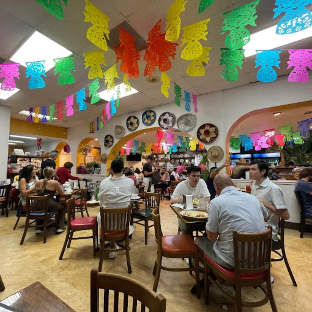 Interior del Restaurante Mi Rinconcito Mexicano