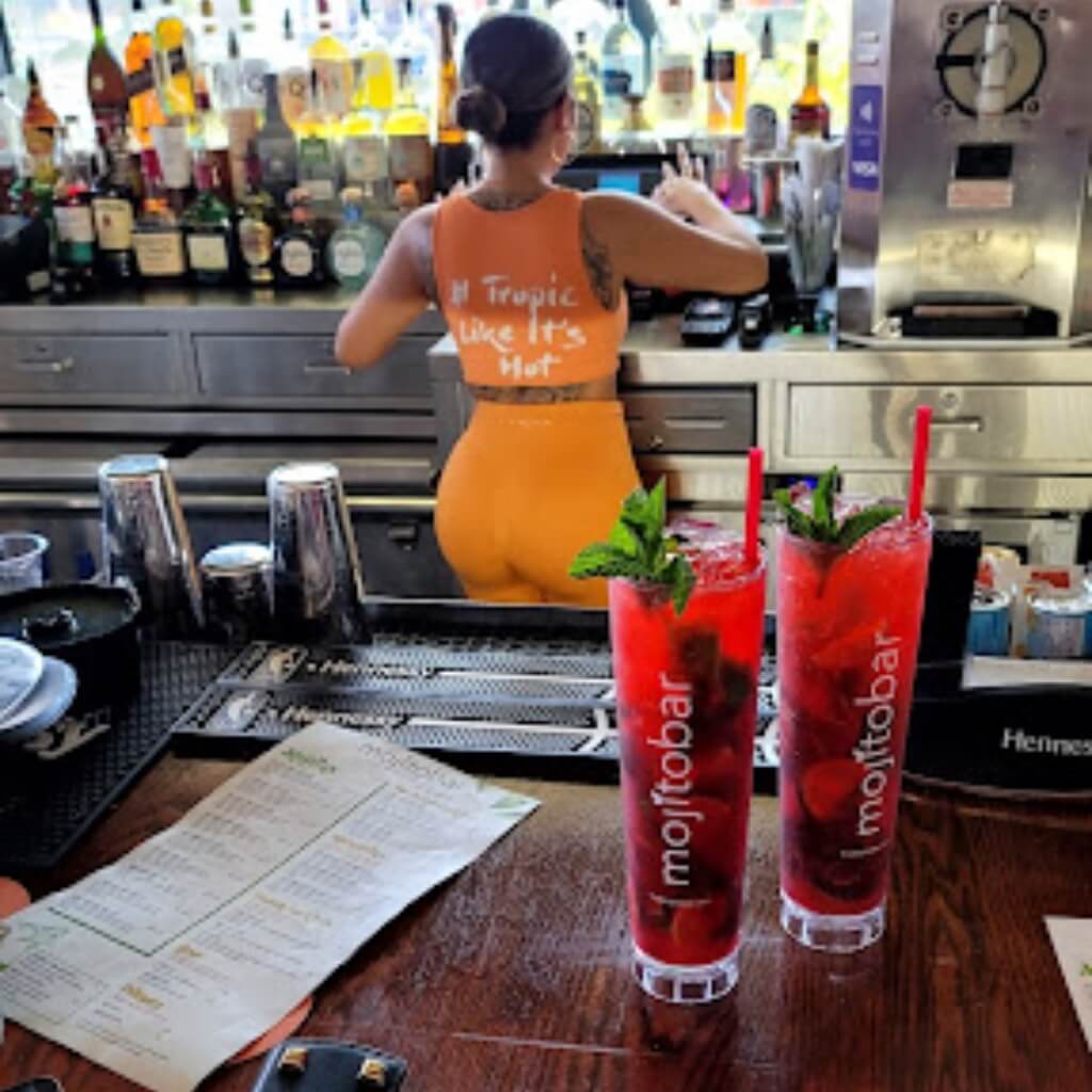 Bebidas variadas en Mojito Bar