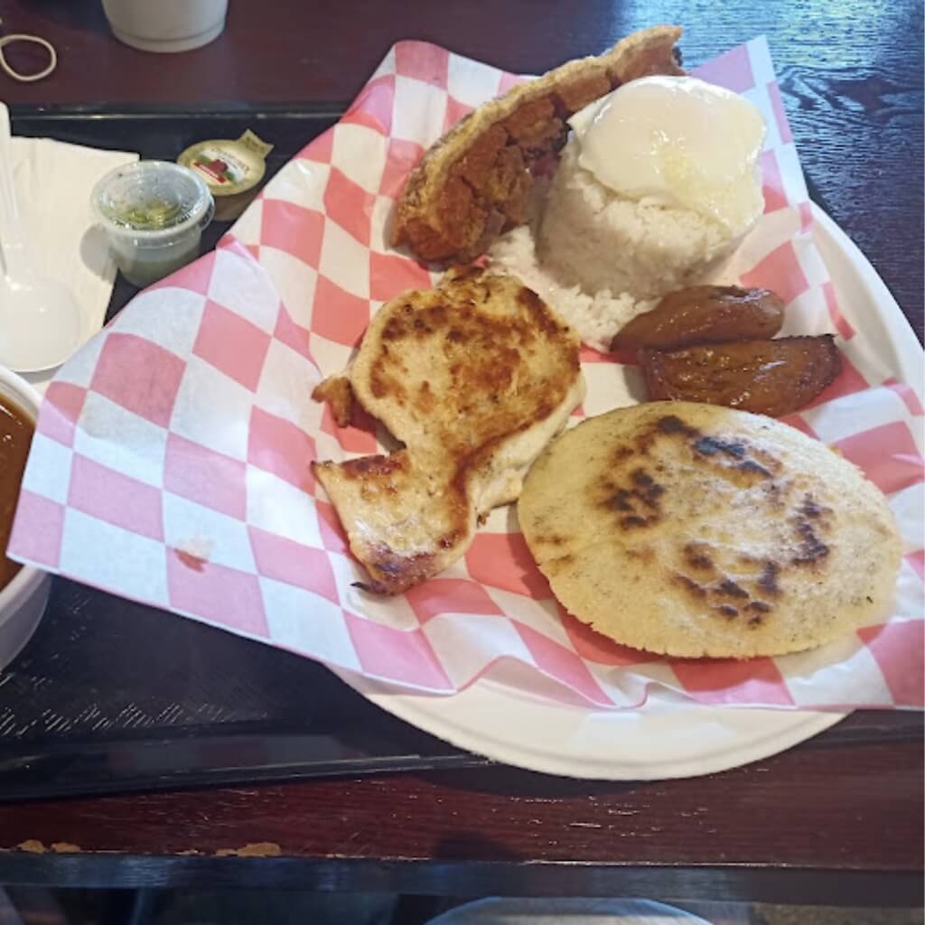 El Patio 305 Restaurant 5