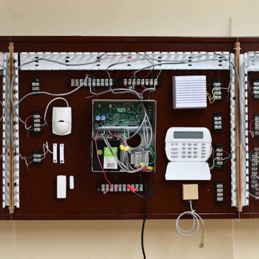 Instalaciones de electricidad en CBT Technology Institute
