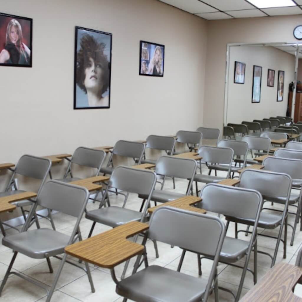 Salones de clases Celebrity School of Beauty