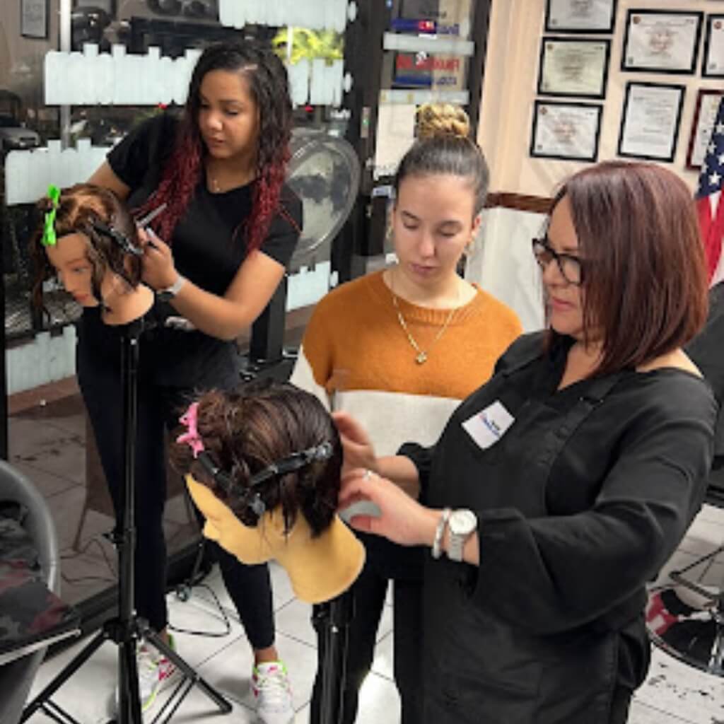 Profesoras de American Beauty Schools