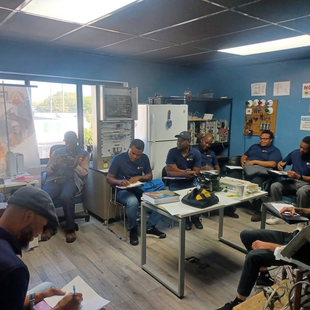 Salón de clases de Apex Training Center Inc 