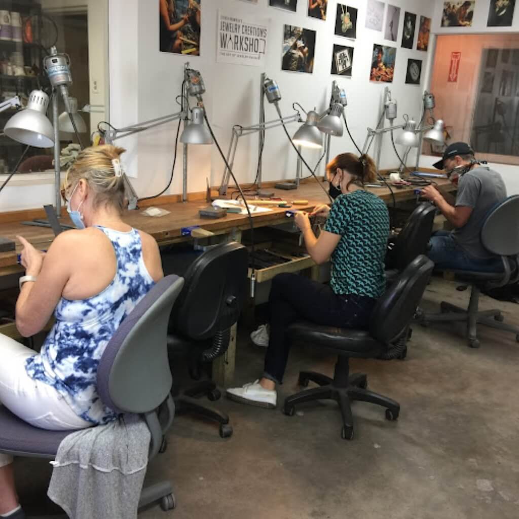 Estudiando bisutería - Jewelry Creations Workshop