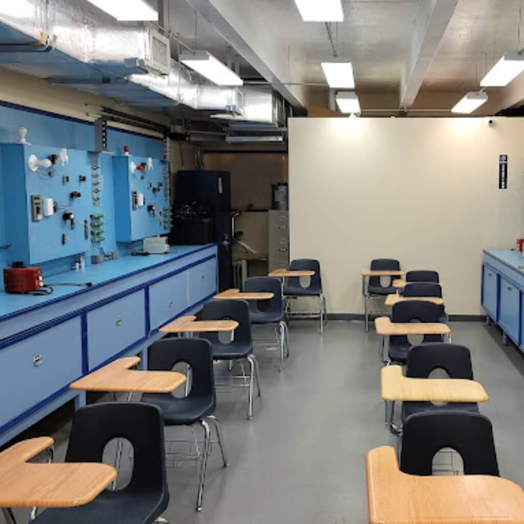 Salones de clases CBT Technology Institute