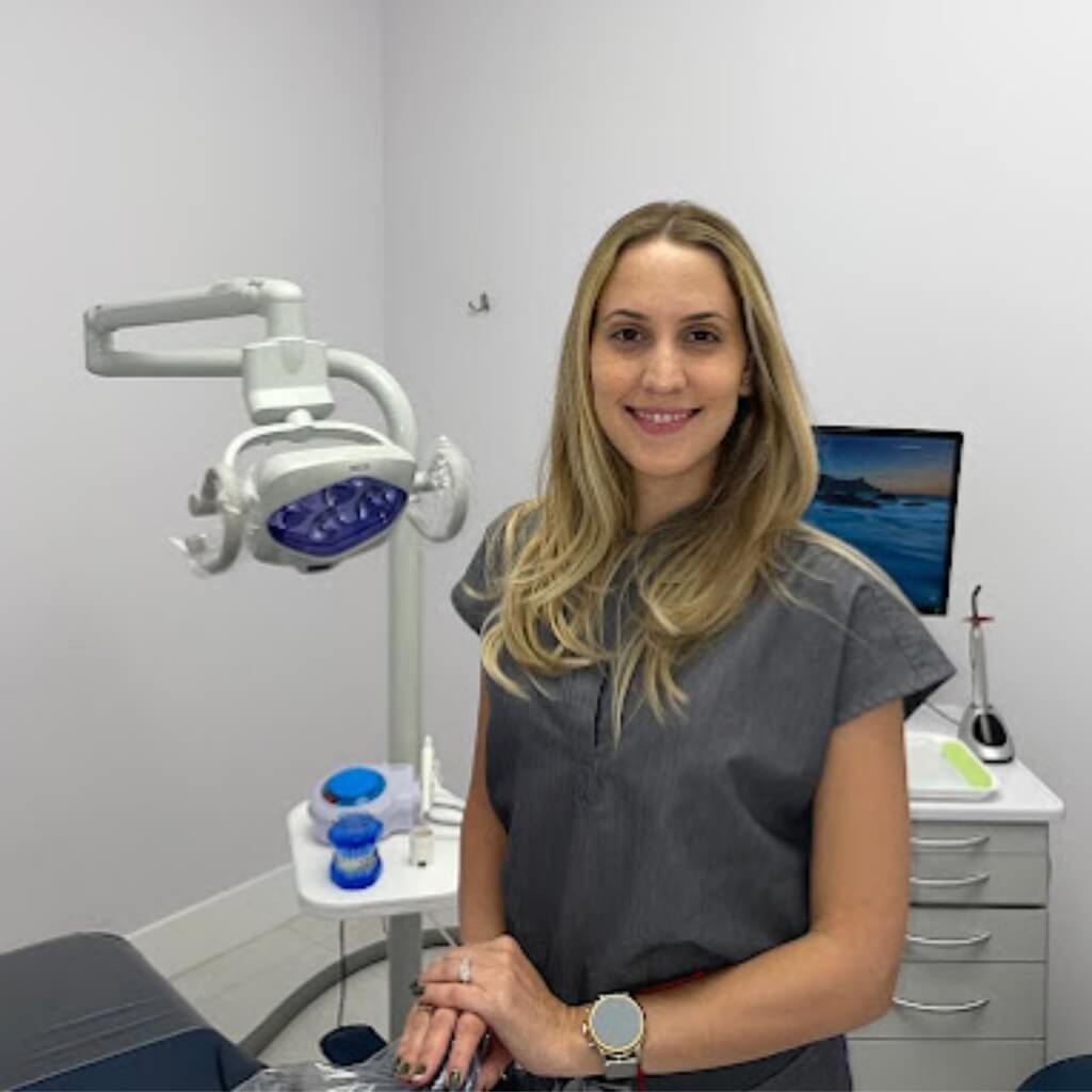 Estudiante de Miami Bay Oral Health