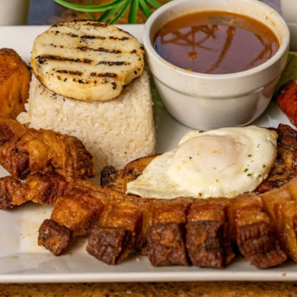 Almuerzos en Los Antojos Restaurante