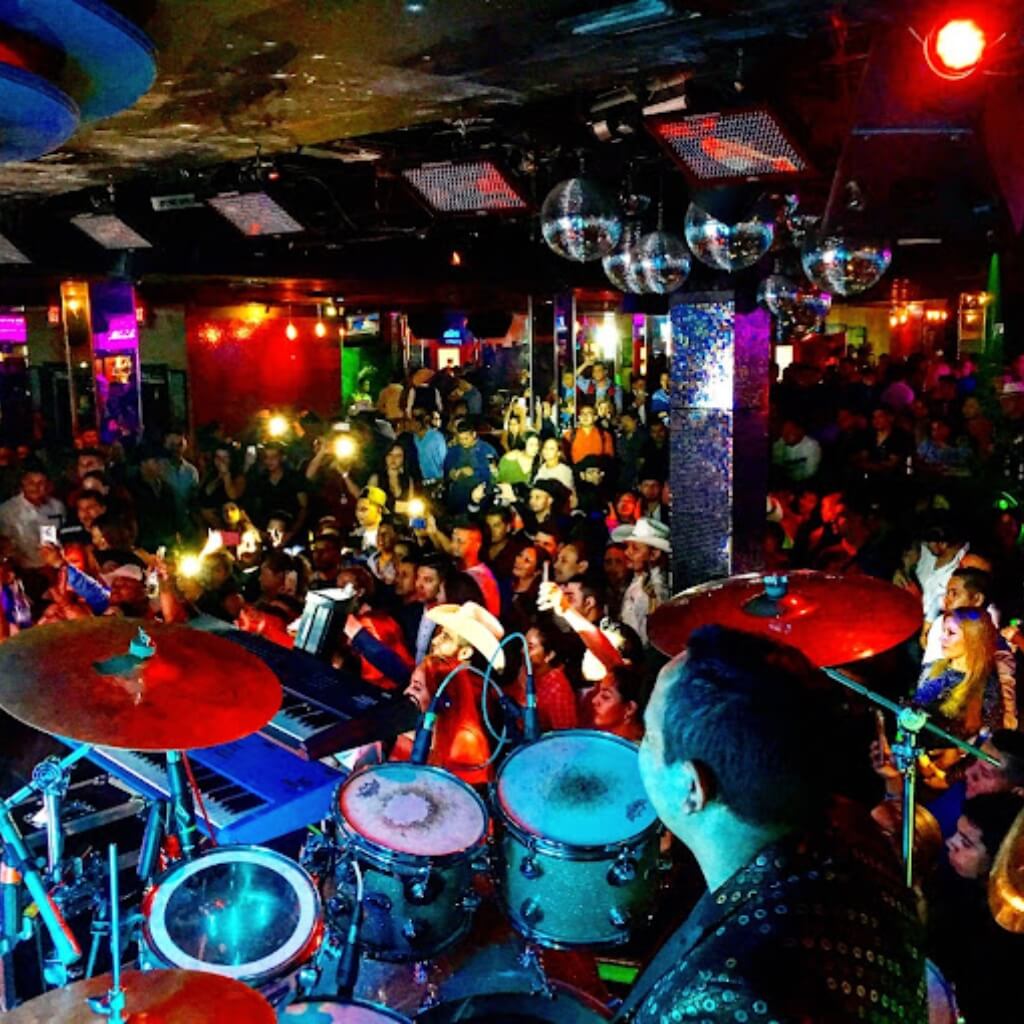 Instrumentación en El Palenque Night Club