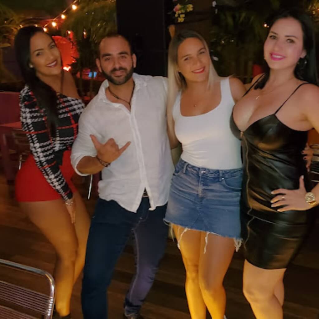 Usuarios en Discoteca La Victoria