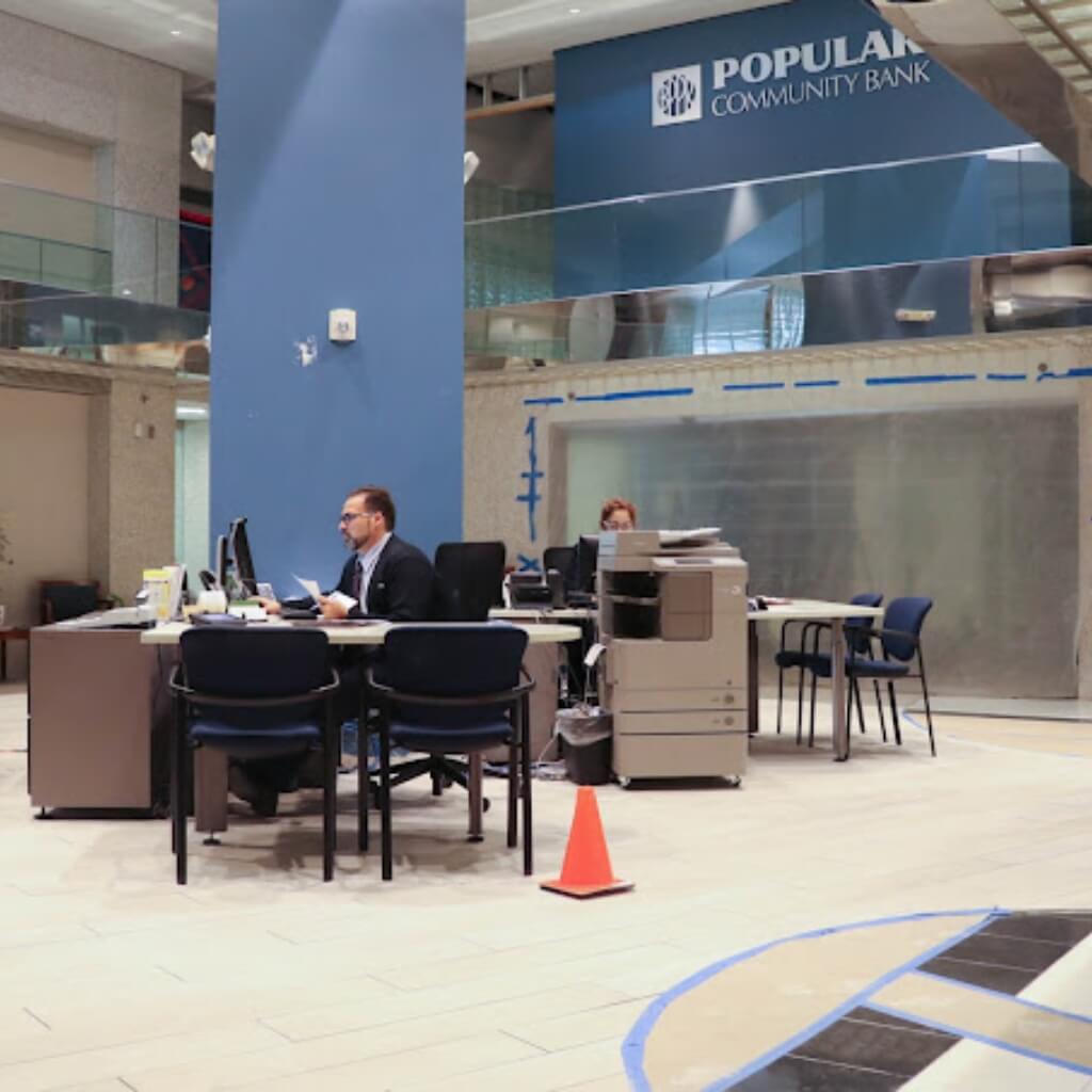 Interior de Popular Bank