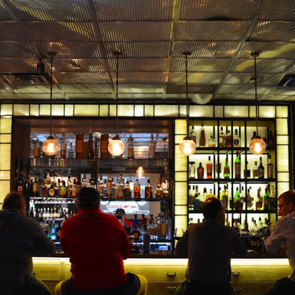 Usuarios en Aficionados Liquor Store