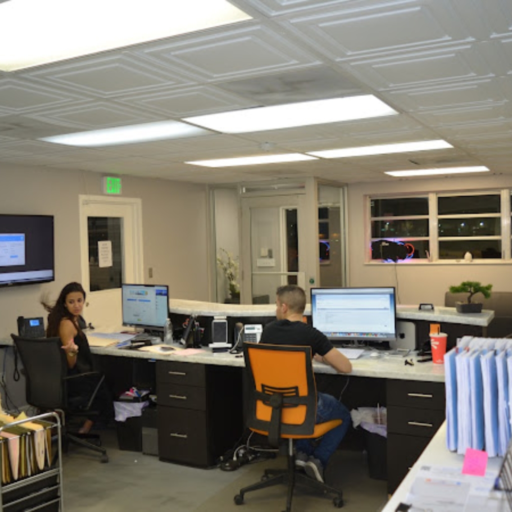 Queen of Pawns - Exhibición