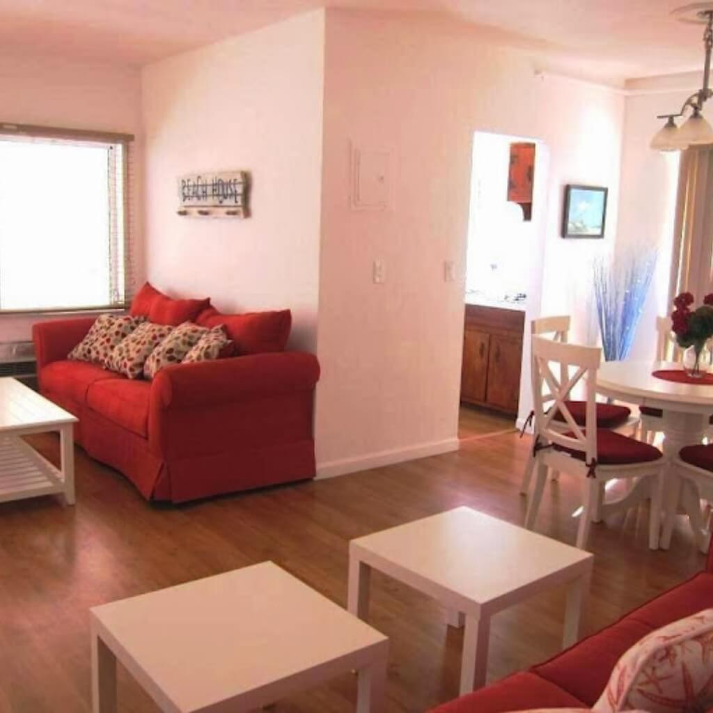 Albergue Bikini Hostel, Cafe & Beer Garden