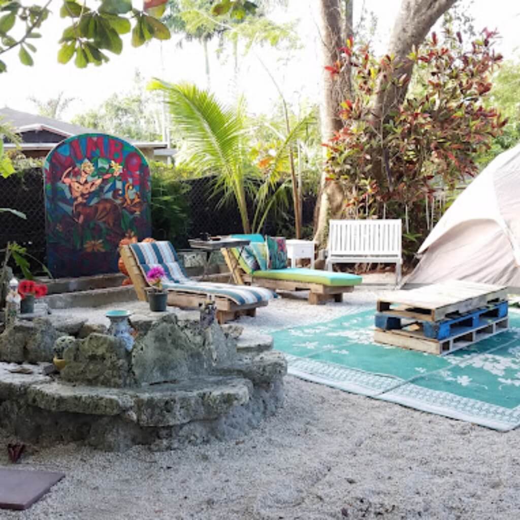 Albergue Hoosville Hostel