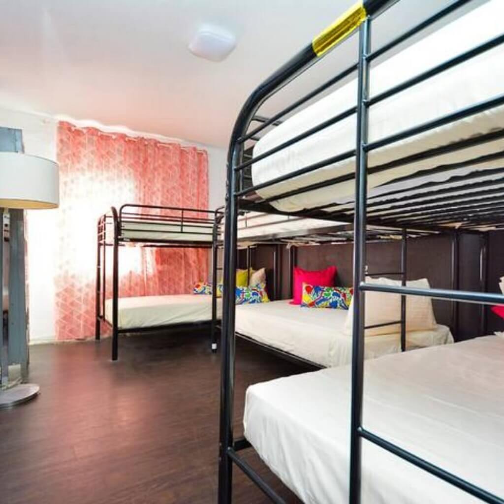 Albergue South Beach Rooms and Hostel