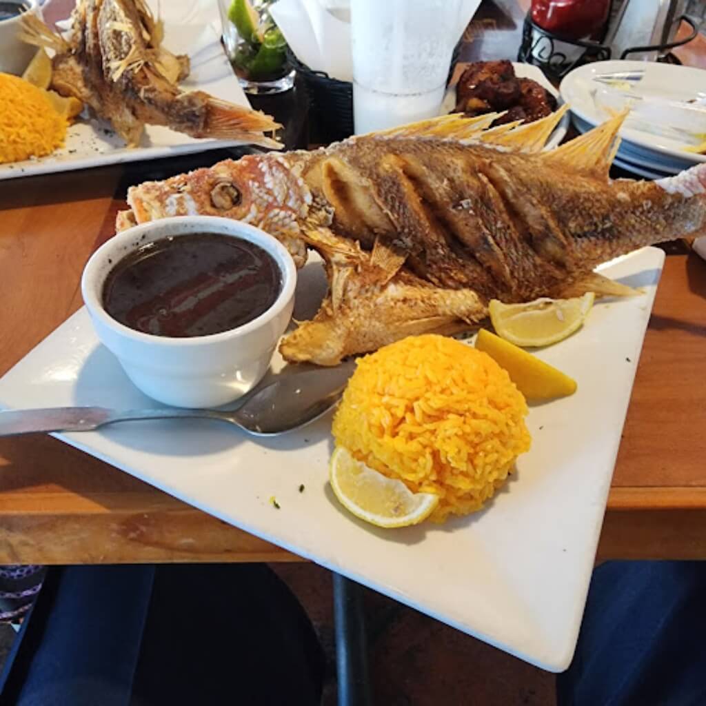Catch of the Day - Pescado frito