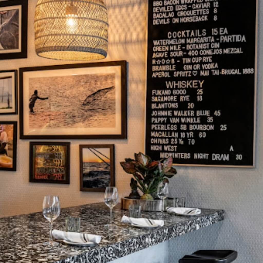 The River Oyster Bar - Interior