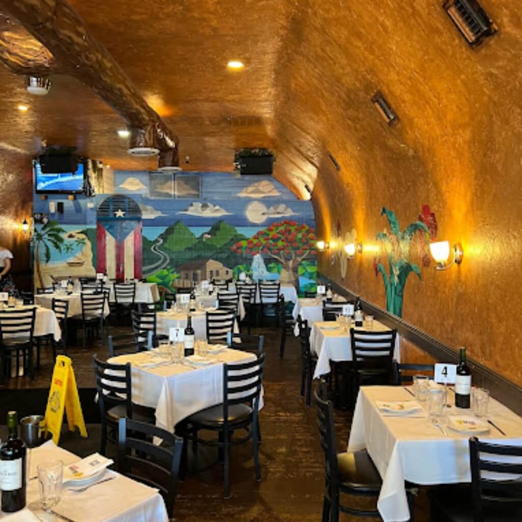 Ambiente Mofongo Restaurant