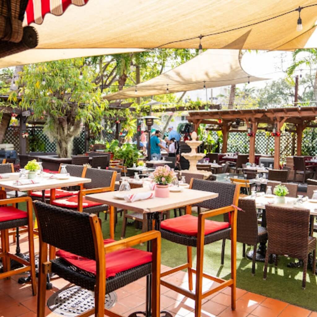 restaurantes con show en vivo en miami