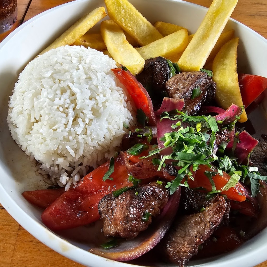 Arroz, carne y papas