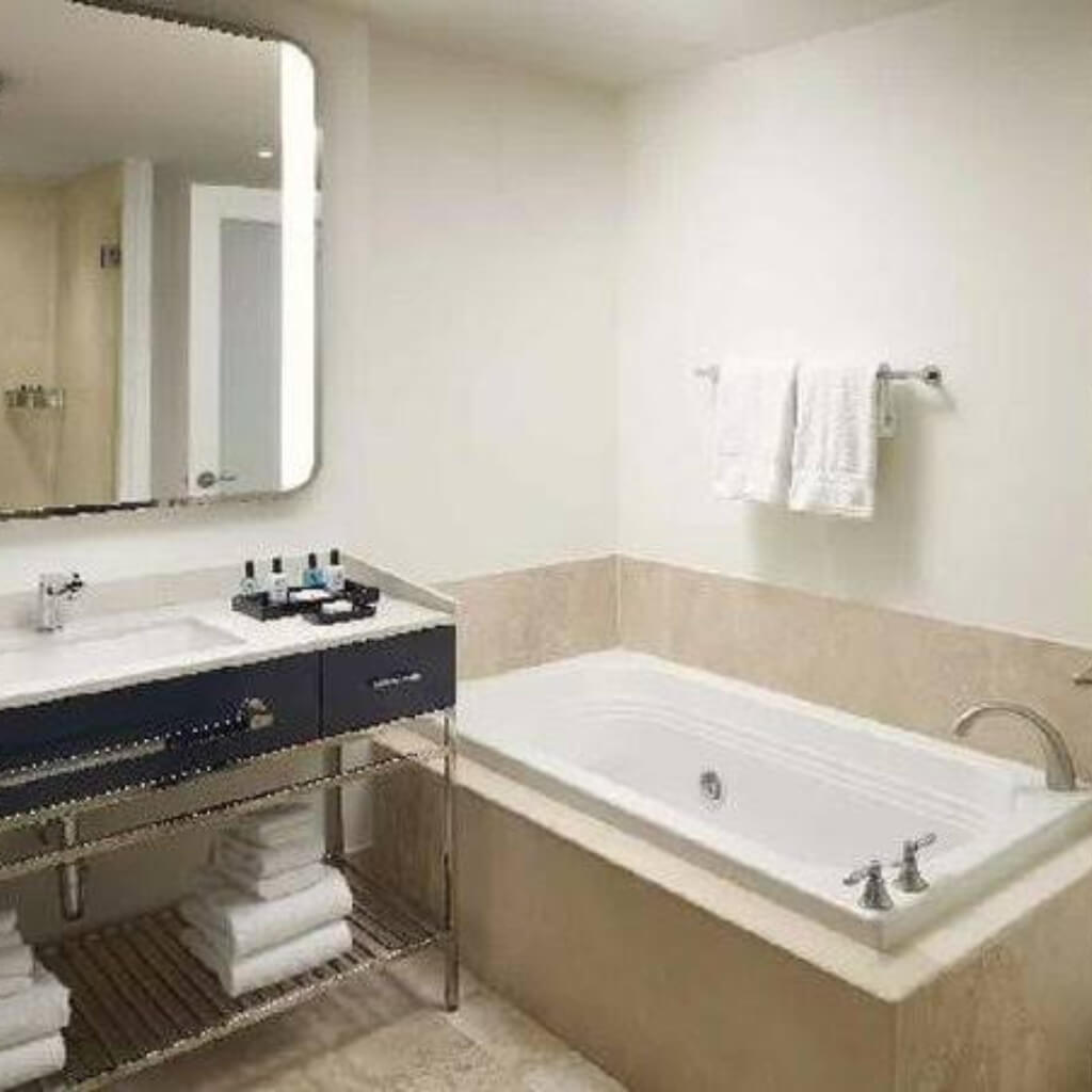 Baño Fontainebleau Miami Beach