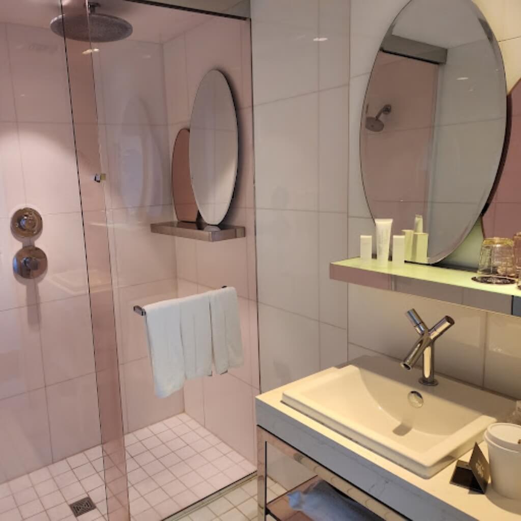 Baño SLS South Beach Miami