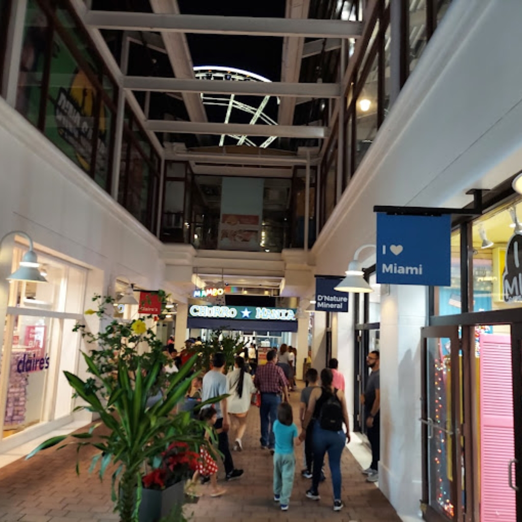 Bayside Marketplace tiendas