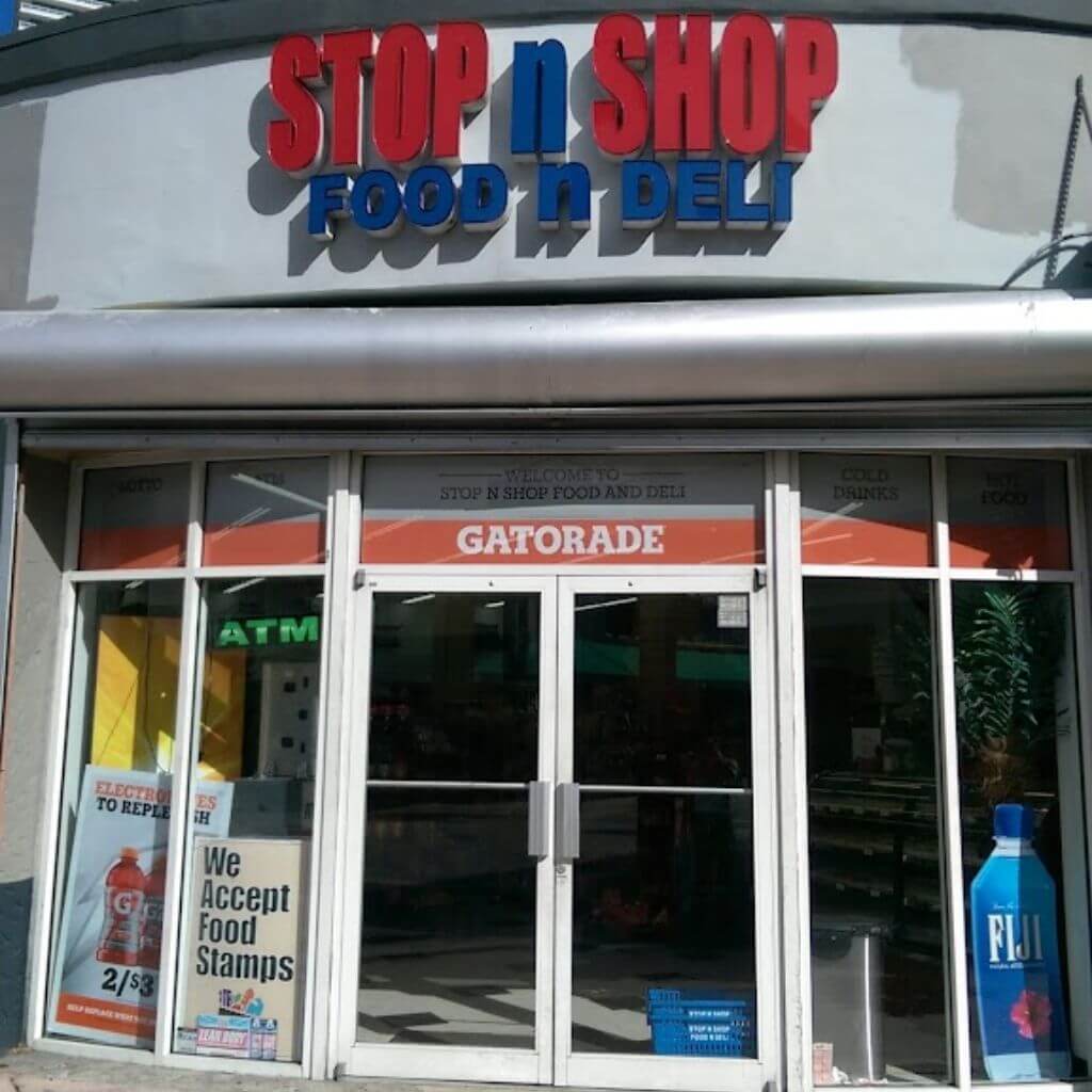 Stop n Shop - Entrada