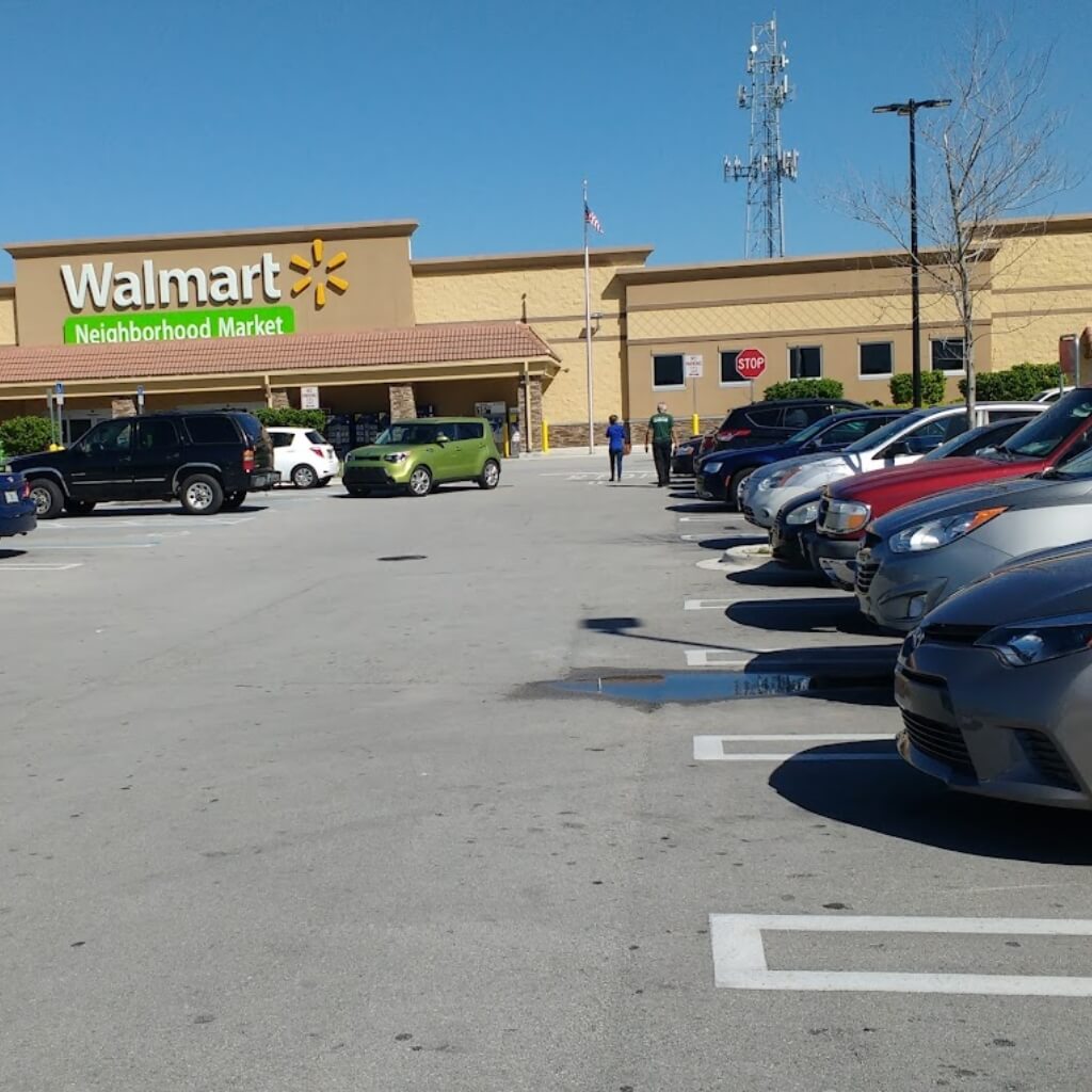 Wallmart - Estacionamiento