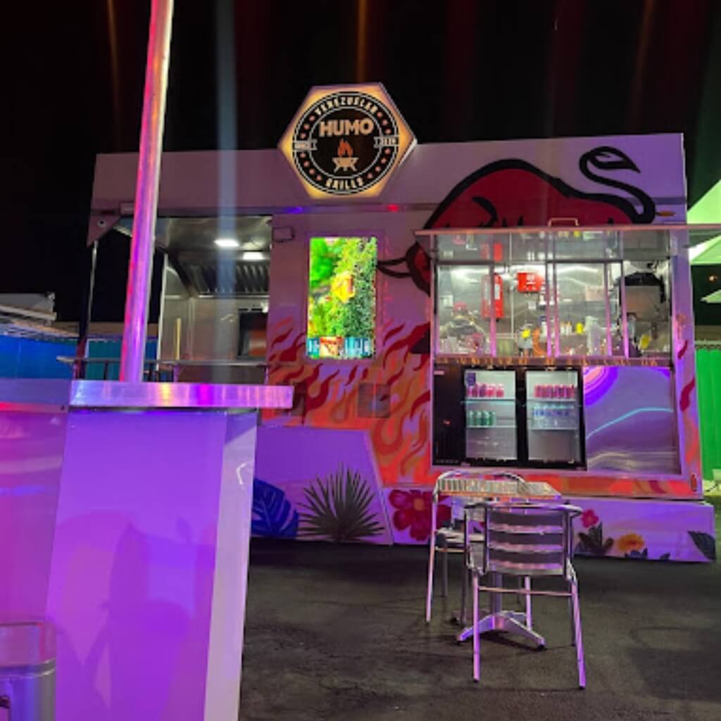 Emparedado de carne y vegetales