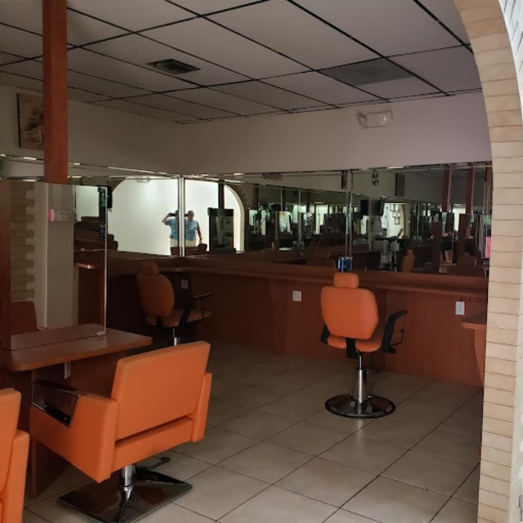 Corte Celebrity School of Beauty - Miami