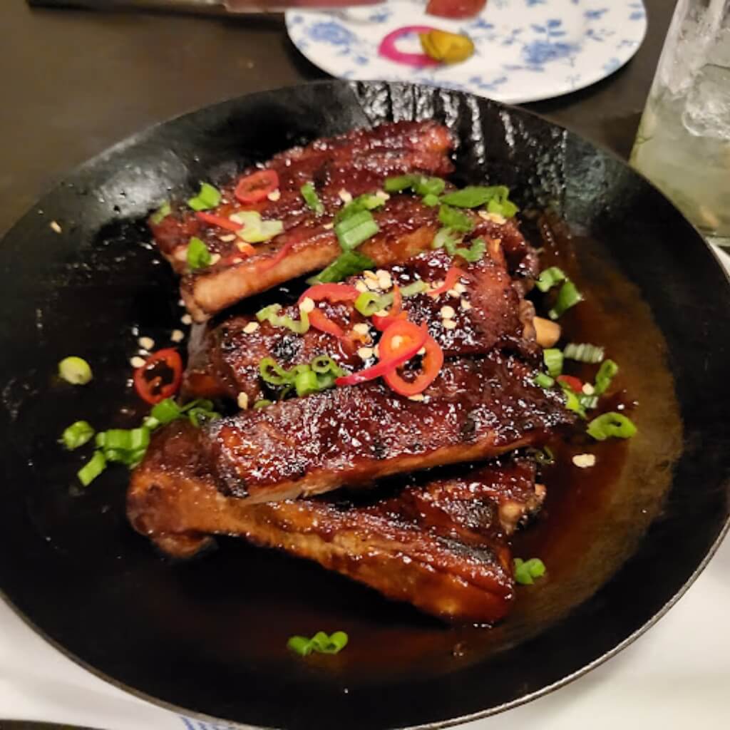Corte de carne Root & Bone