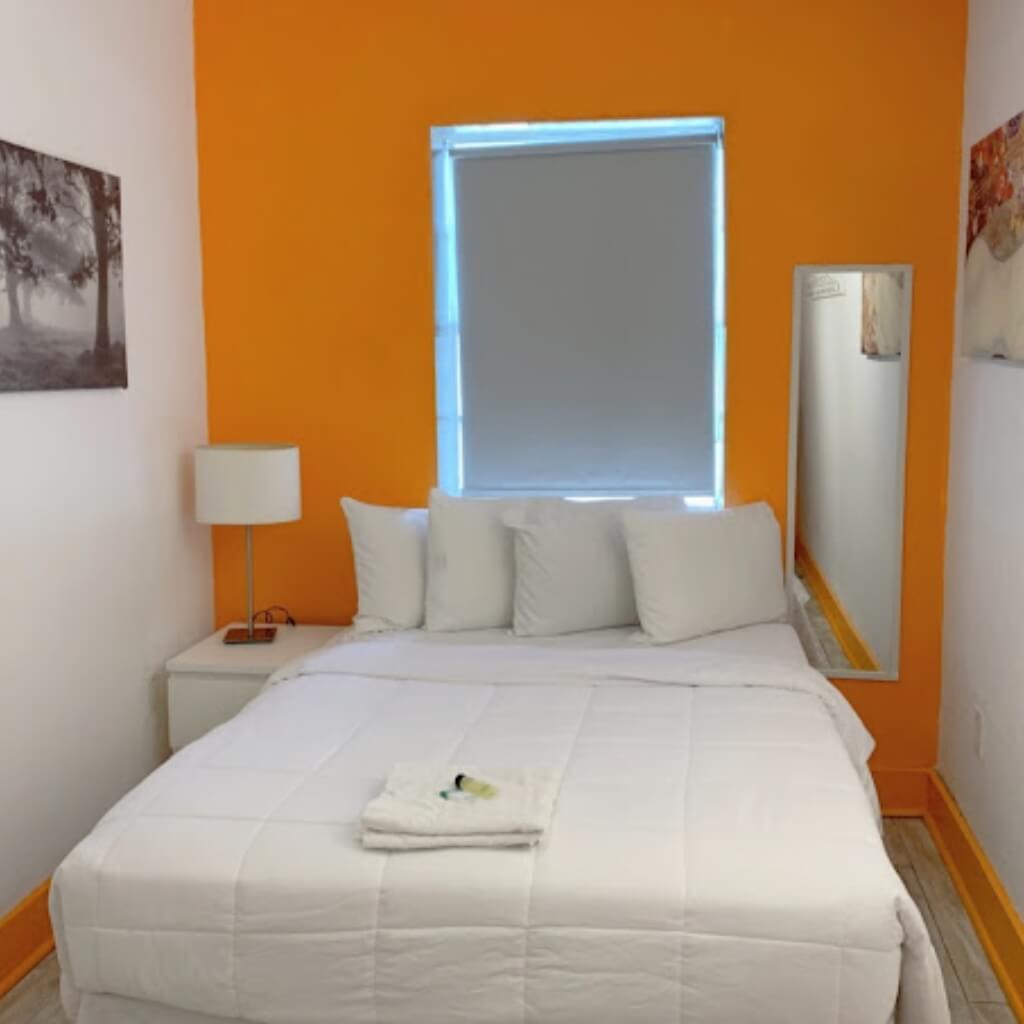 Cuarto SoBe Hostel & Bar