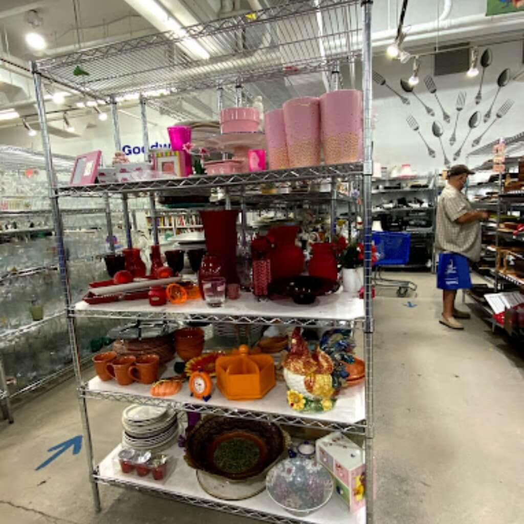 Decoraciones Goodwill - Miami_Bird Road