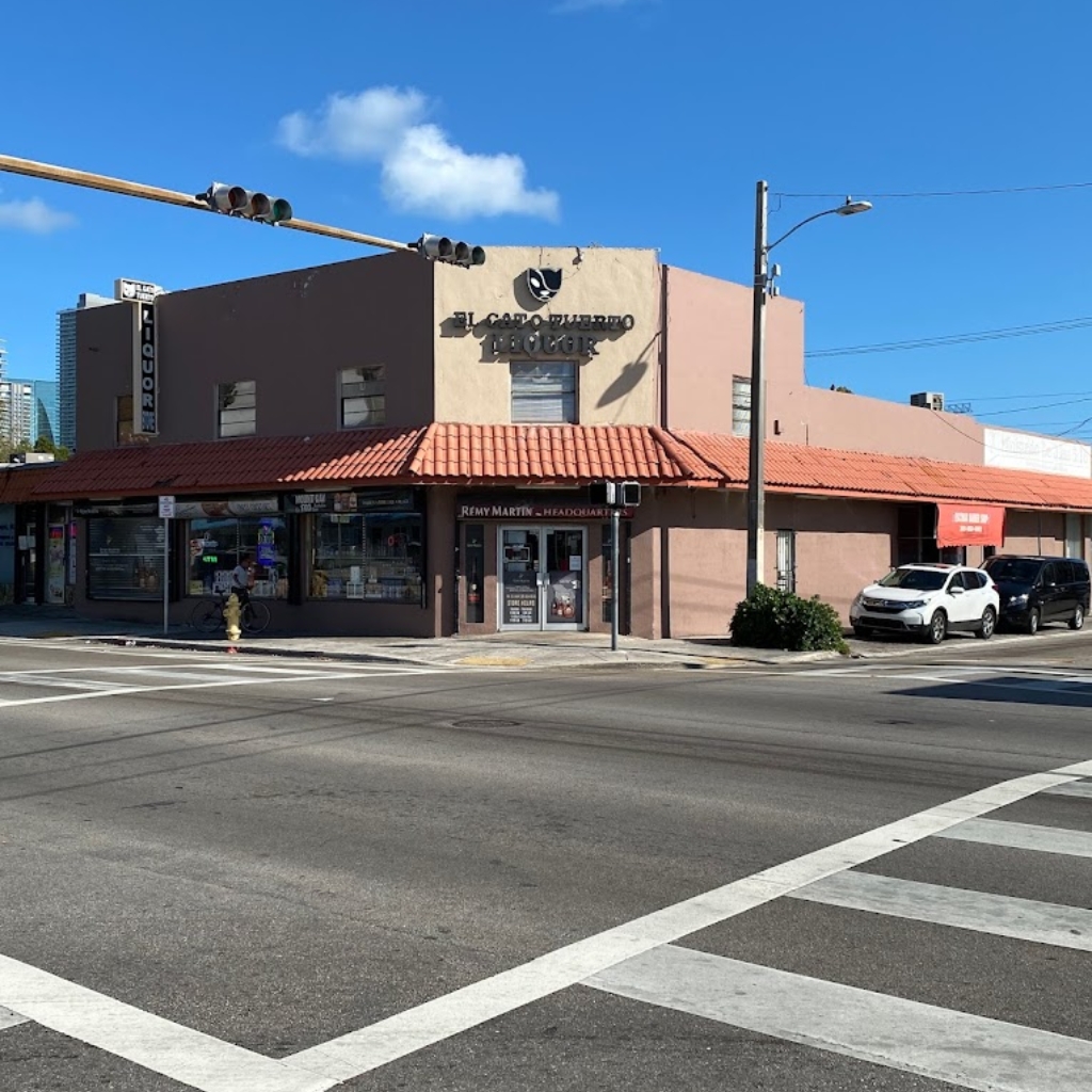 El Gato Tuerto Liquors