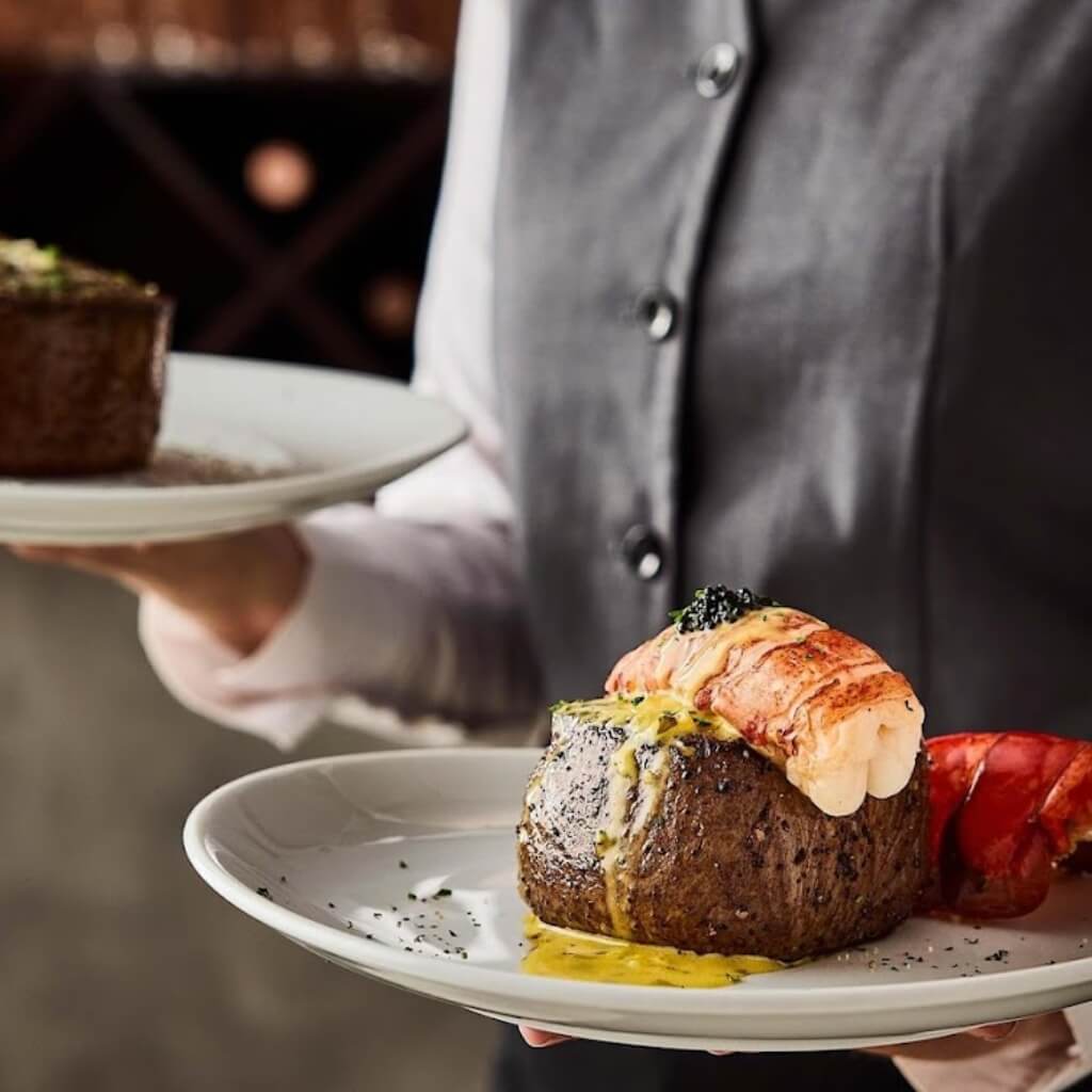 Fleming’s Prime Steakhouse & Wine Bar - Cordero y Langosta