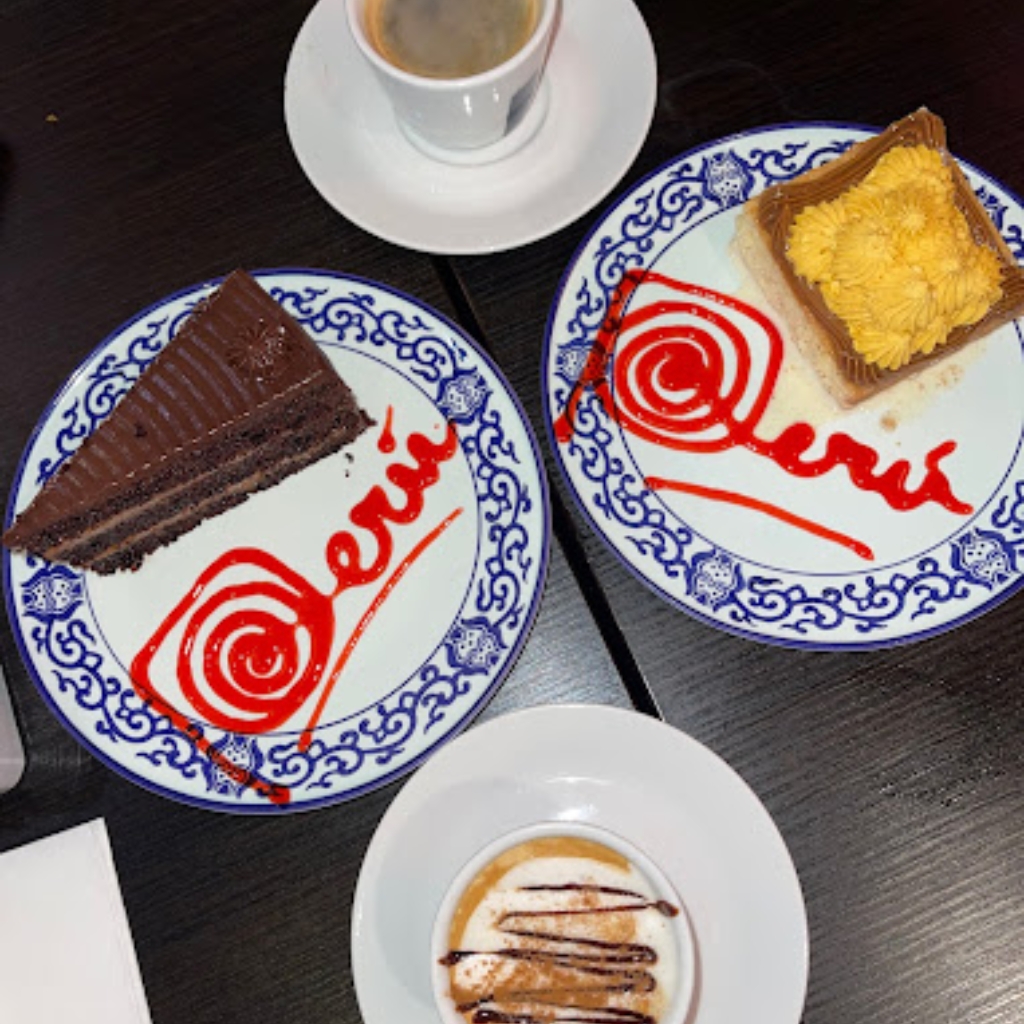 Emparedado de carne y vegetales