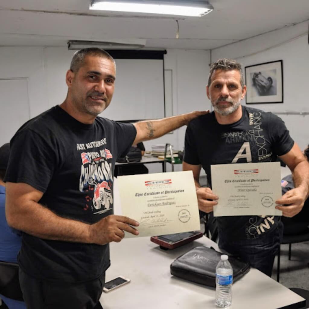 Estudiantes Superior Automotive Training