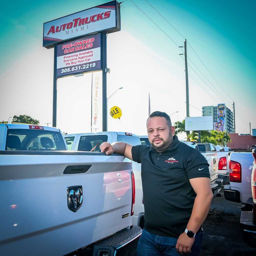 Autotrucks Miami - Empleados