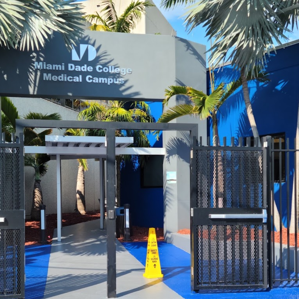 Miami Dade College - Entrada