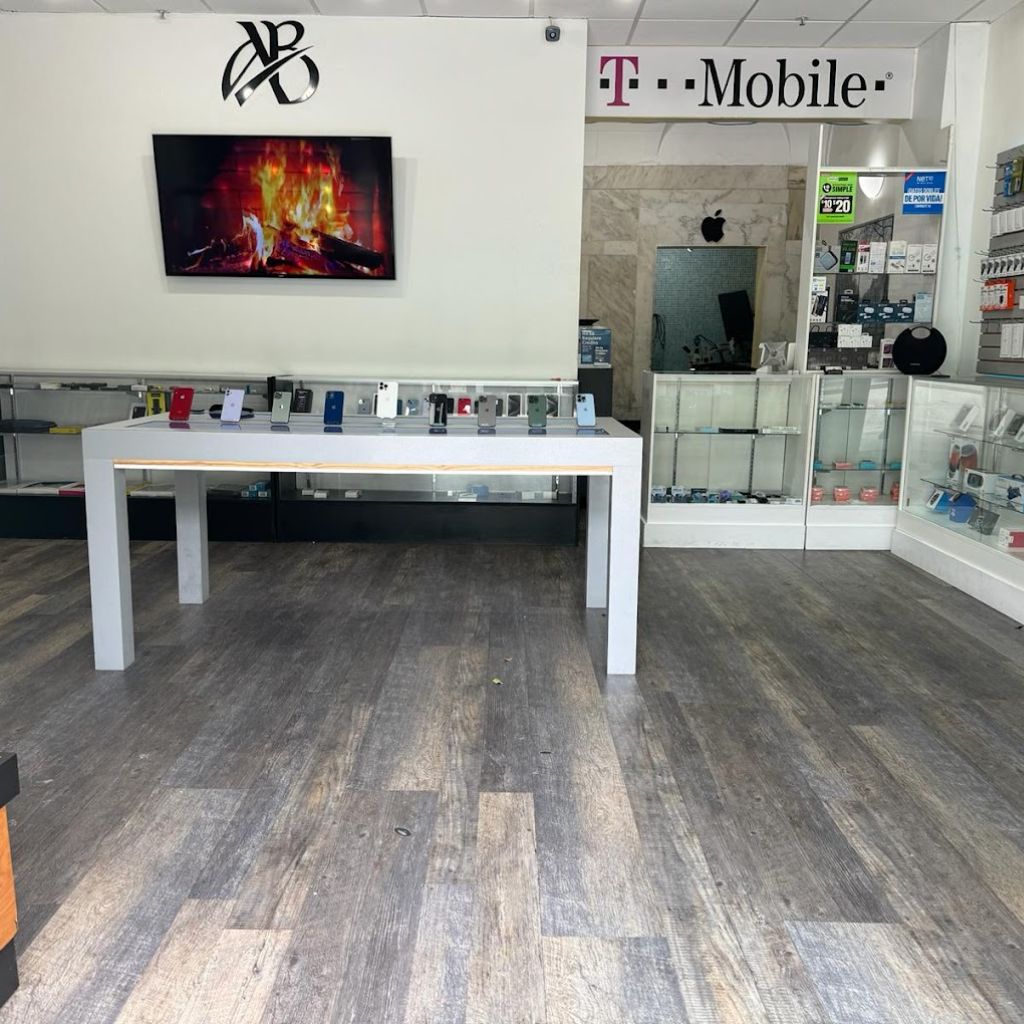 Apple Berry Phone Repair Store - Interior
